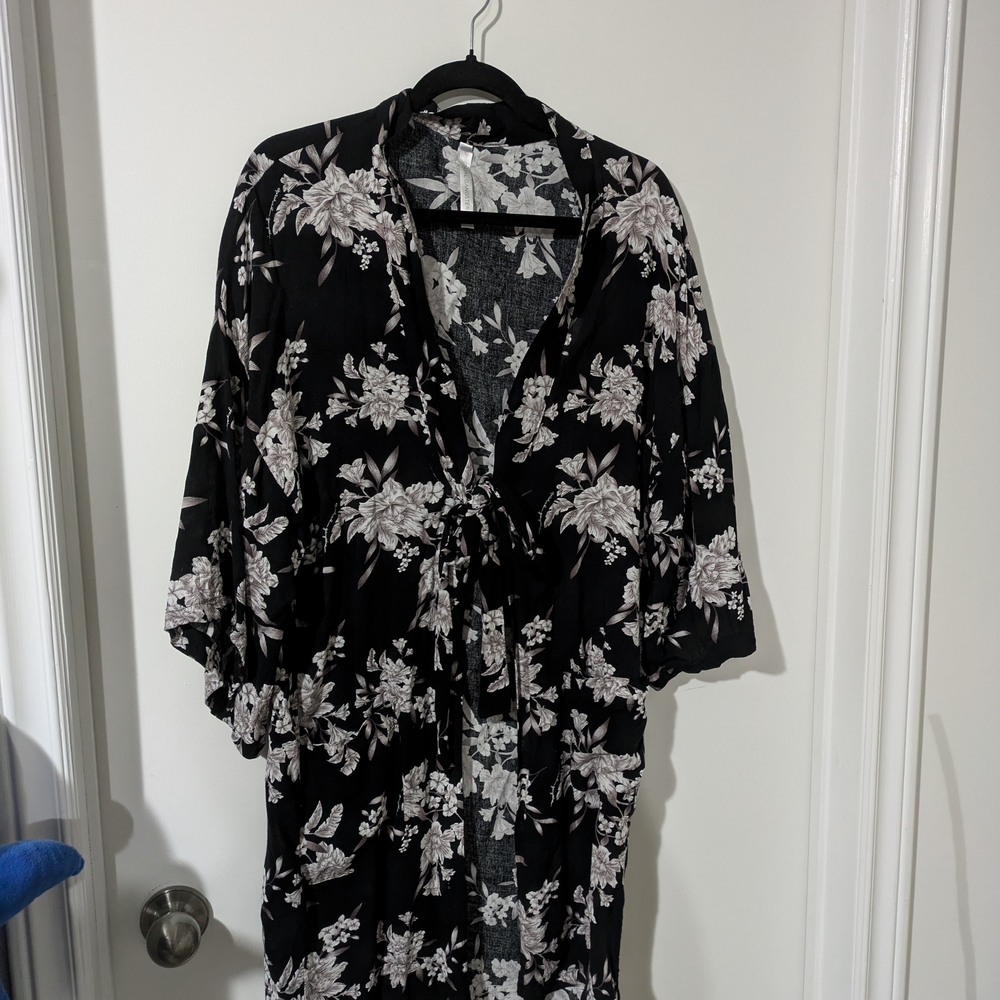 Spiritual Gangster Black and White Floral Maya Kimono